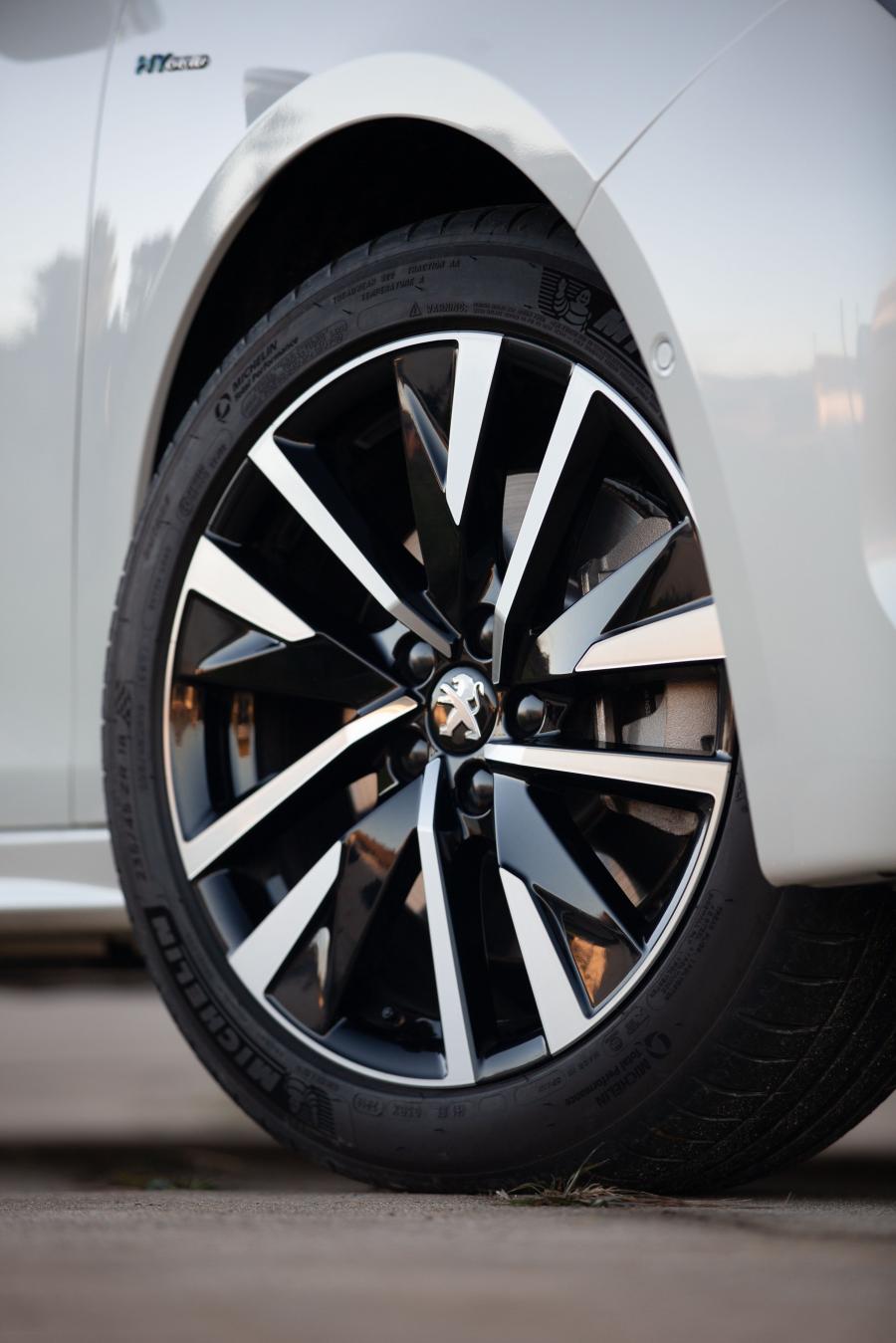 Колеса Peugeot 508 SW GT HYBRID 2019 года  (WW) (фото 21 из 40)
